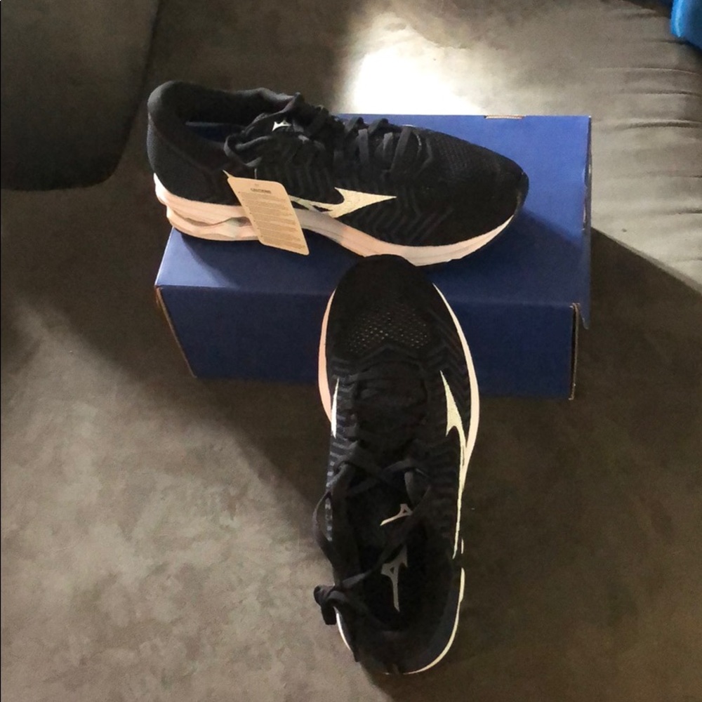 New in Box Mizuno running shoe.